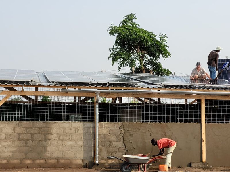 Togo Arbeit oben und unten 220.jpg